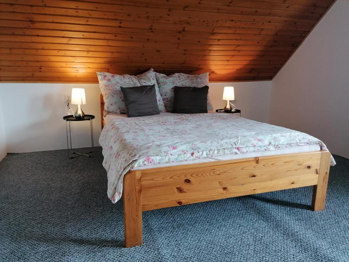 Villa Lili Apartments Balatonkeresztúr Eksteriør billede