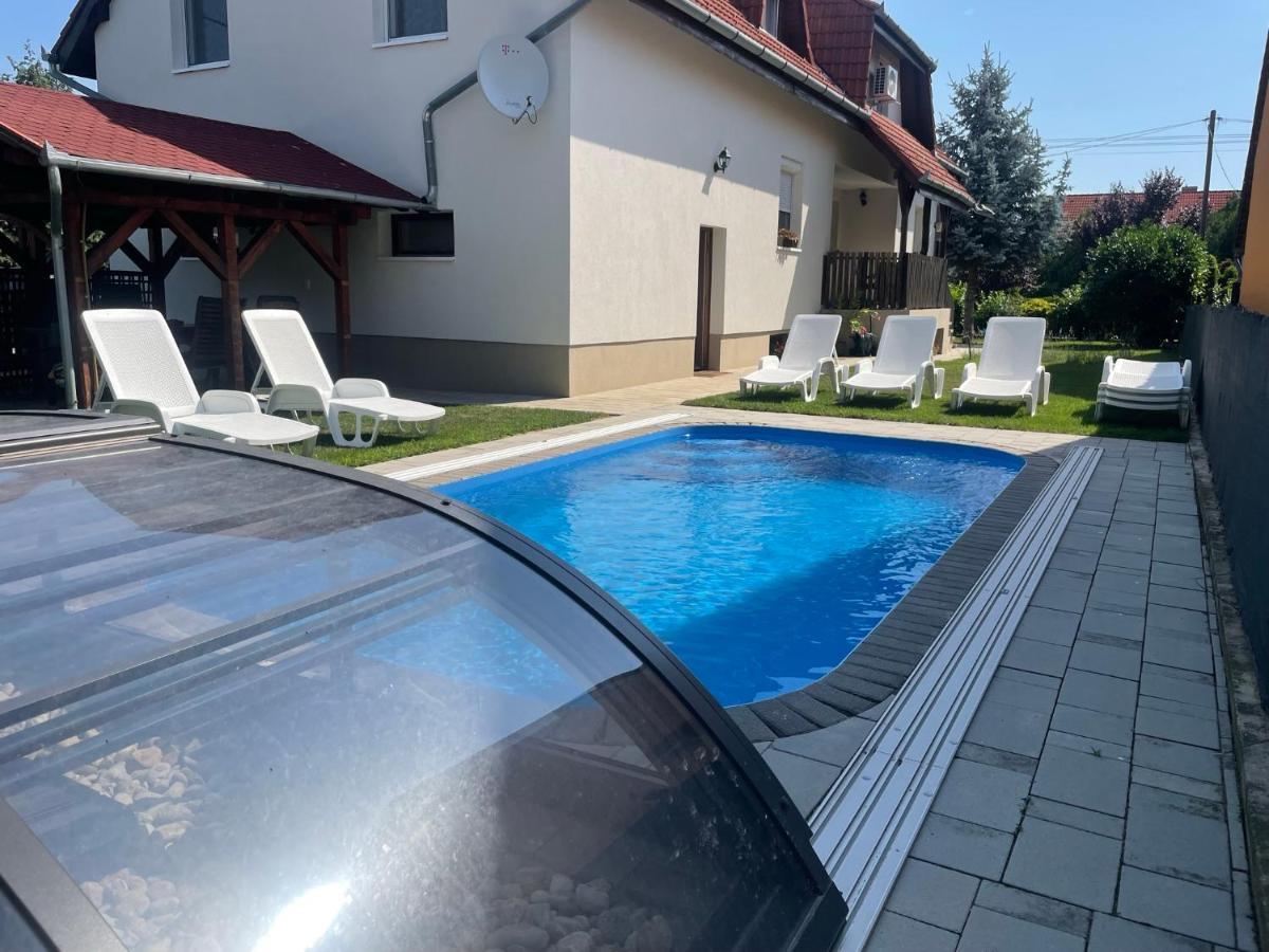 Villa Lili Apartments Balatonkeresztúr Eksteriør billede