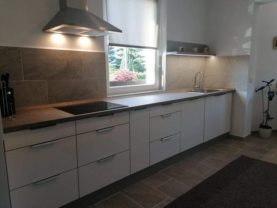 Villa Lili Apartments Balatonkeresztúr Eksteriør billede