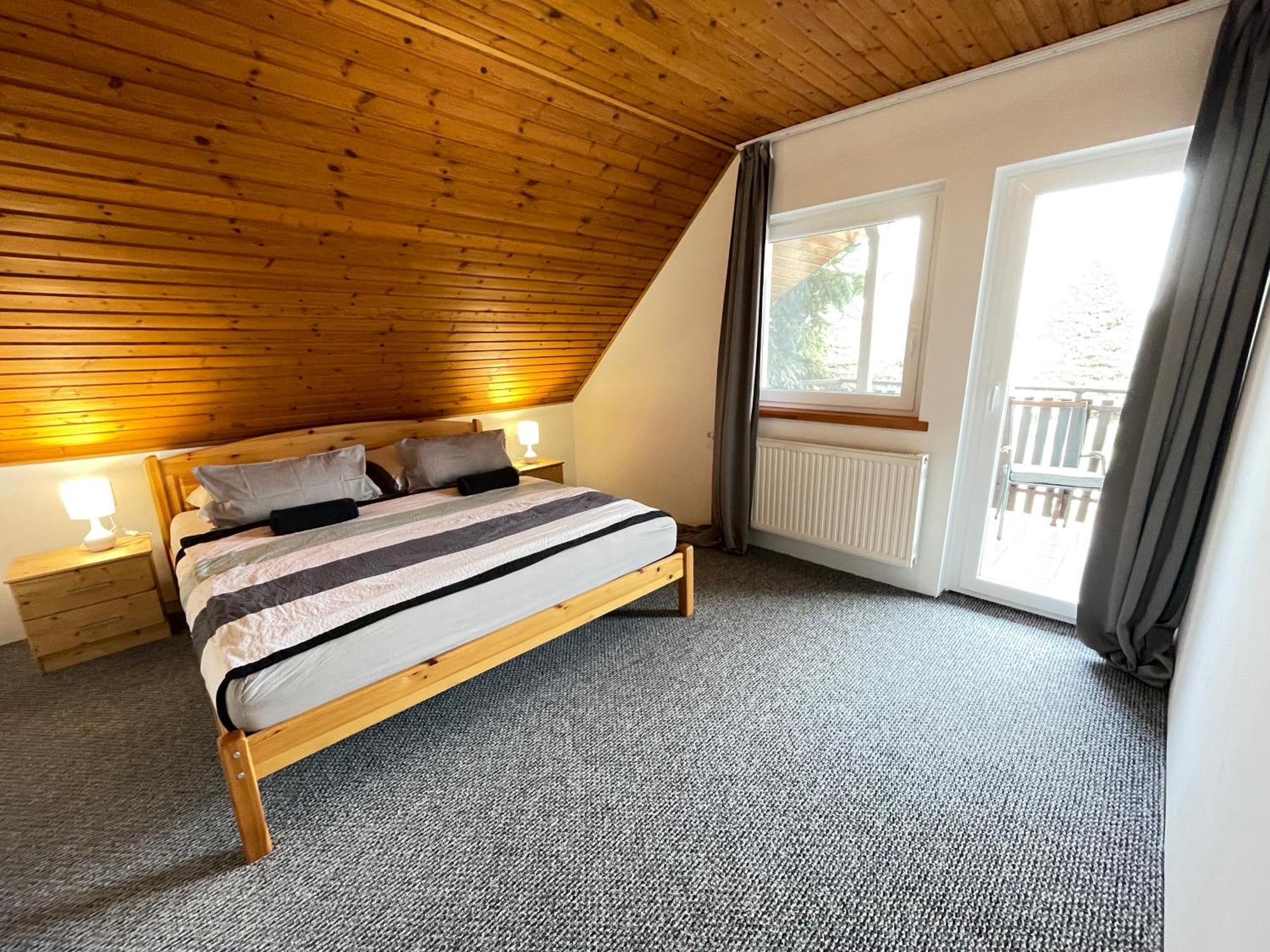 Villa Lili Apartments Balatonkeresztúr Eksteriør billede
