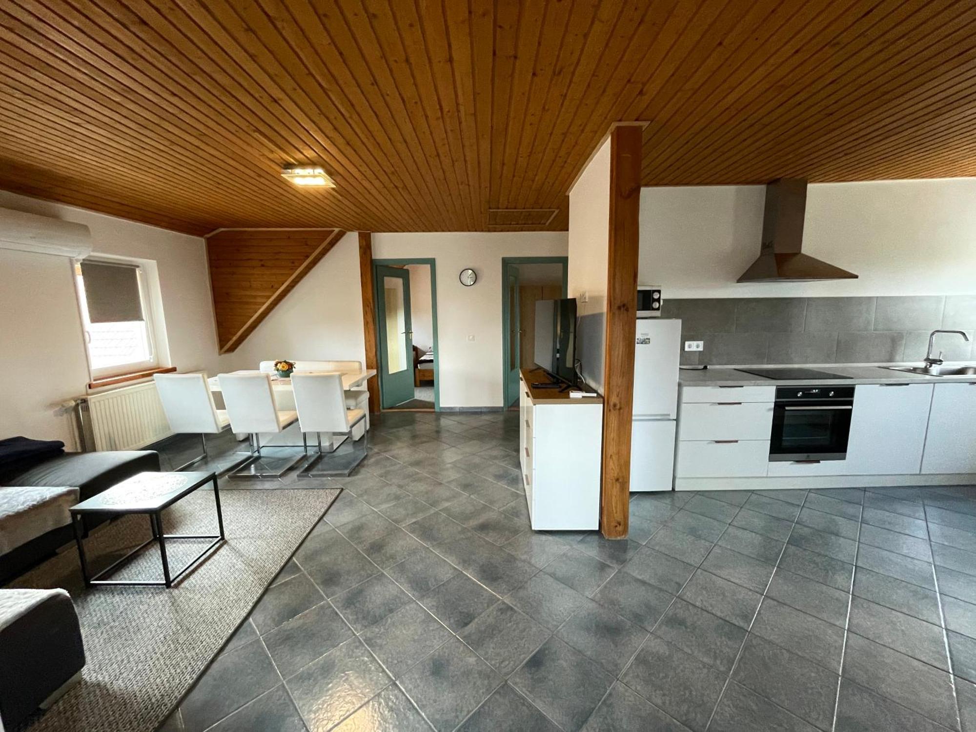 Villa Lili Apartments Balatonkeresztúr Eksteriør billede