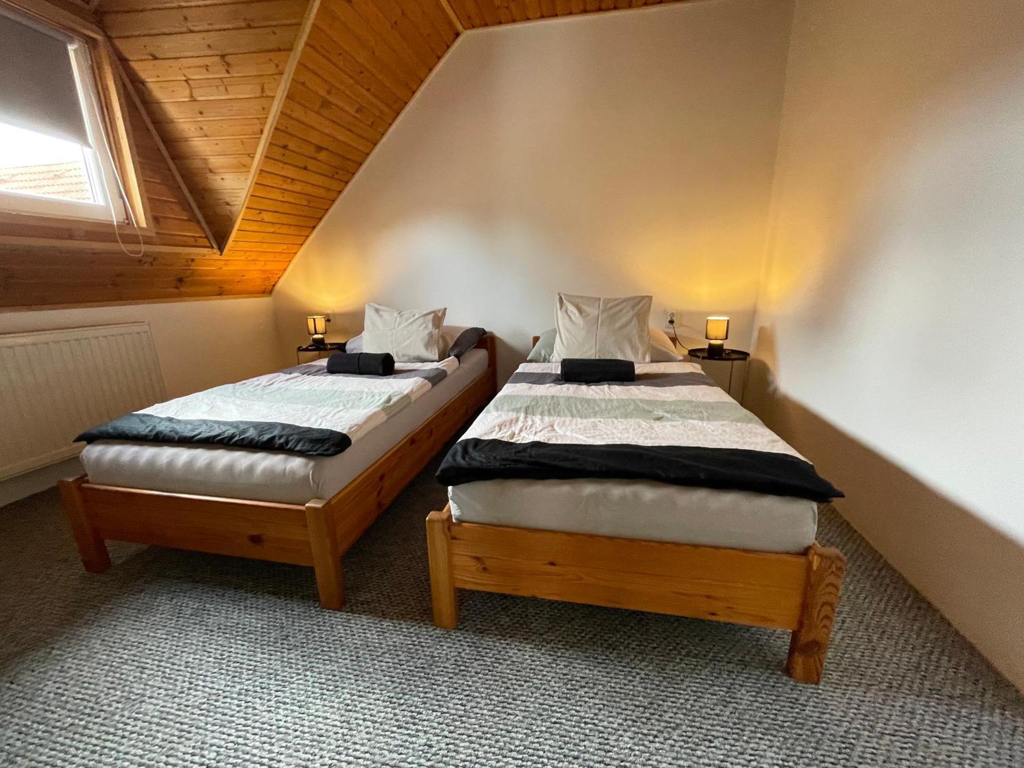 Villa Lili Apartments Balatonkeresztúr Eksteriør billede